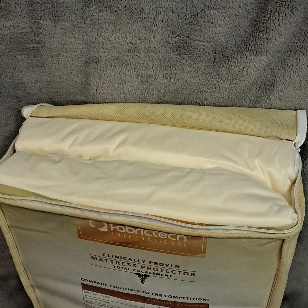 0520 Fabrictech Mattress Protector